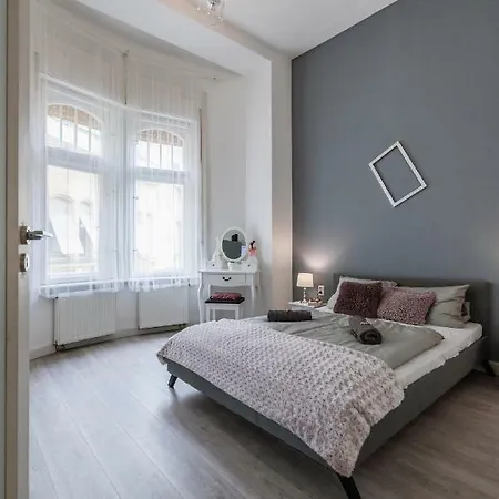 Palace Apartment